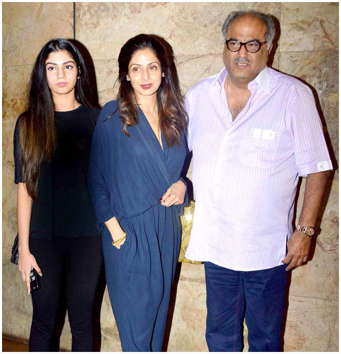 Sridevi & Family watch Dil Dhadakne Do